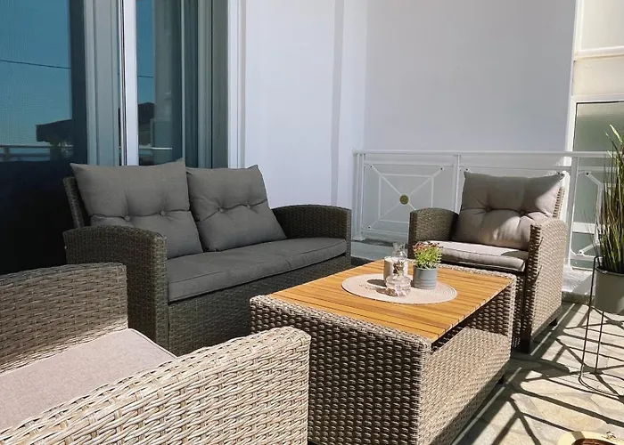 By The Sea Luxury 尼基季